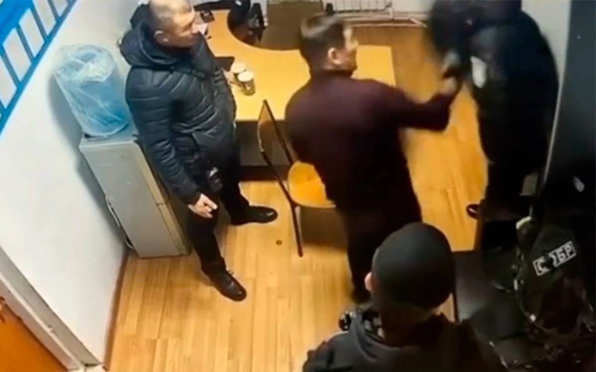 Руководство спецподразделения оскорбляло и применяло силу к подчиненным в Атырау
