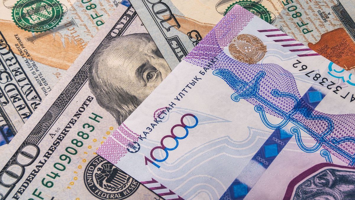 Тенге сильно подорожал к доллару и евро