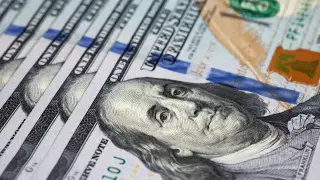 Курс доллара вырос на торгах сразу на 12 тенге